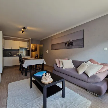 Premium Holidays - Vriedom At The Sea Apartment